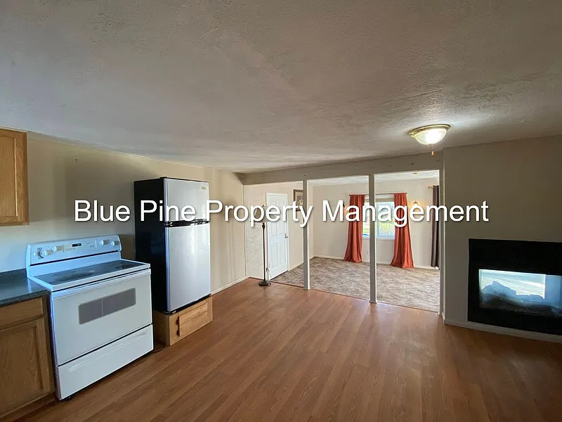 2 bed, 1.0 bath, 850 sqft, $1,095 — Photo 3