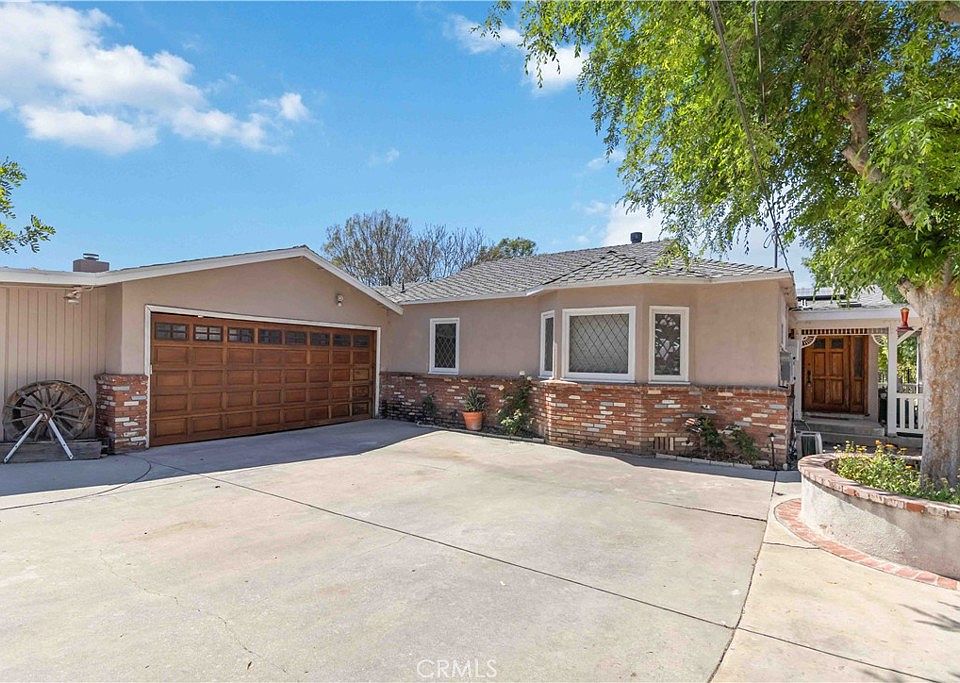 1st image of 10457 Variel Ave