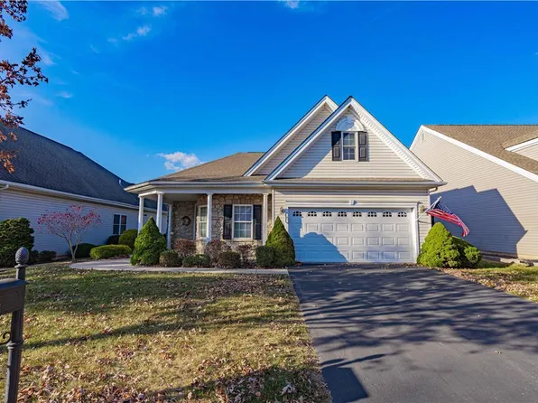 42 Edinburgh Dr, Easton, PA 18045