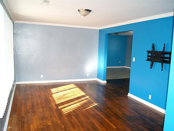 2nd image of 1272 Holland Dr