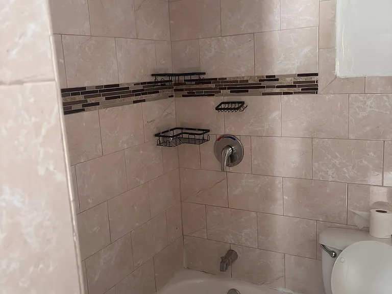 174-176 Jefferson St #2 — Photo 6
