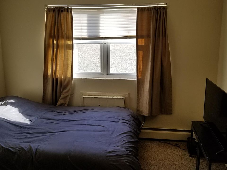1st image of 801 W Aaron Dr APT C4
