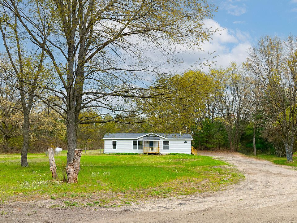 4885 E Apple Ave, Muskegon, MI 49442 | Zillow