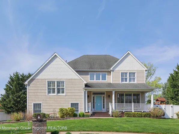 4 Kelley Court, Belford, NJ 07718