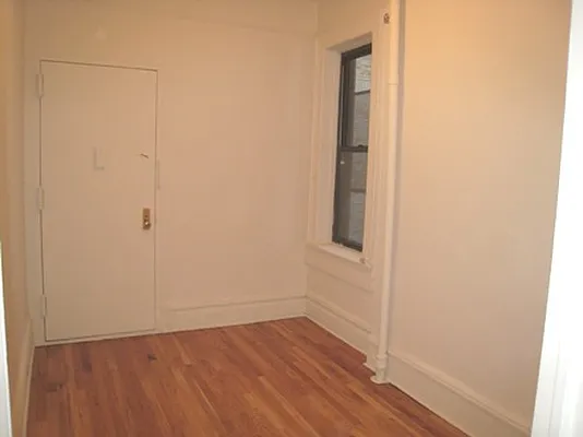 Rented by Metropolitan Equities | media 12