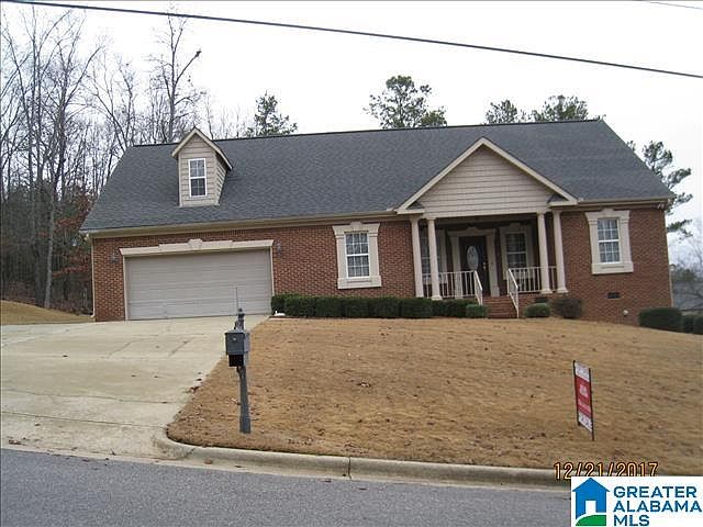 1st image of 604 Lincoln Crst SE