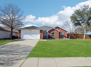 1016 Grand Central Pkwy, Saginaw, TX 76131