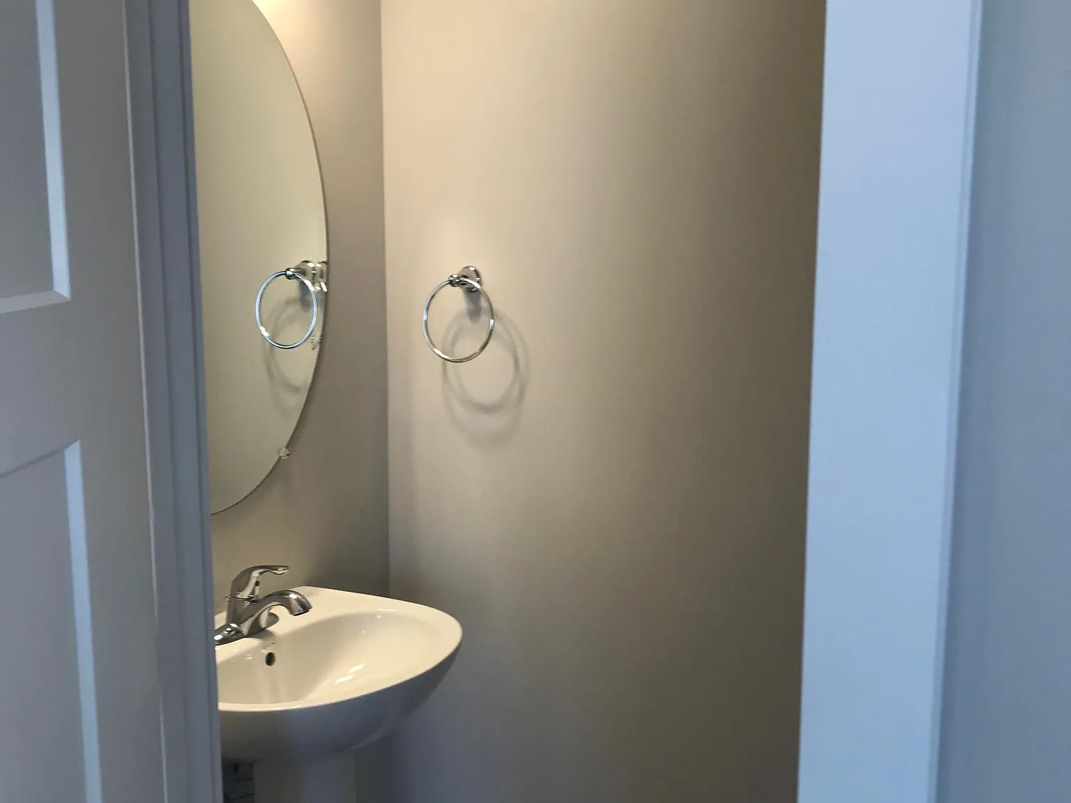 415 Hague Dr — Photo 3