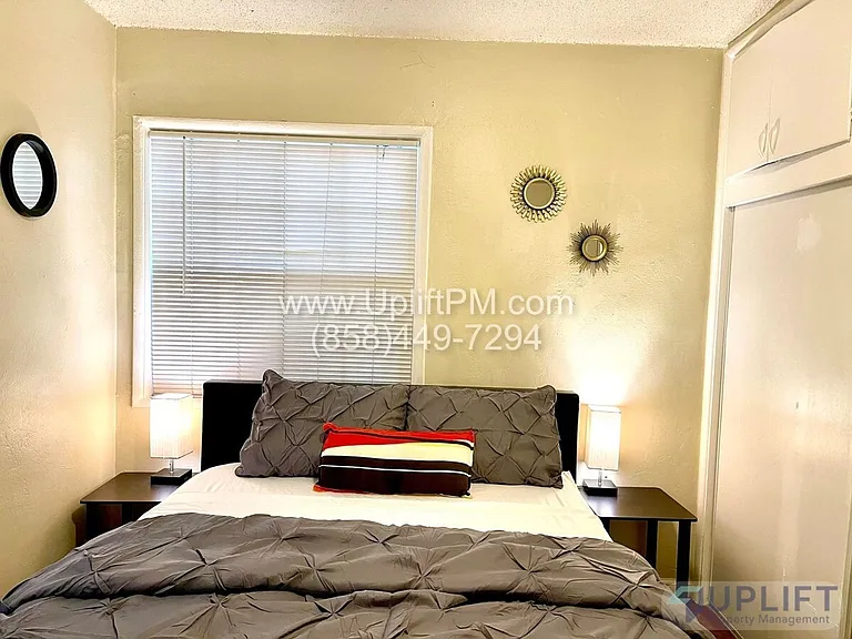 4829 Castle Ave — Photo 17