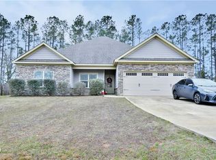 15 Fast Ln, Seale, AL 36875