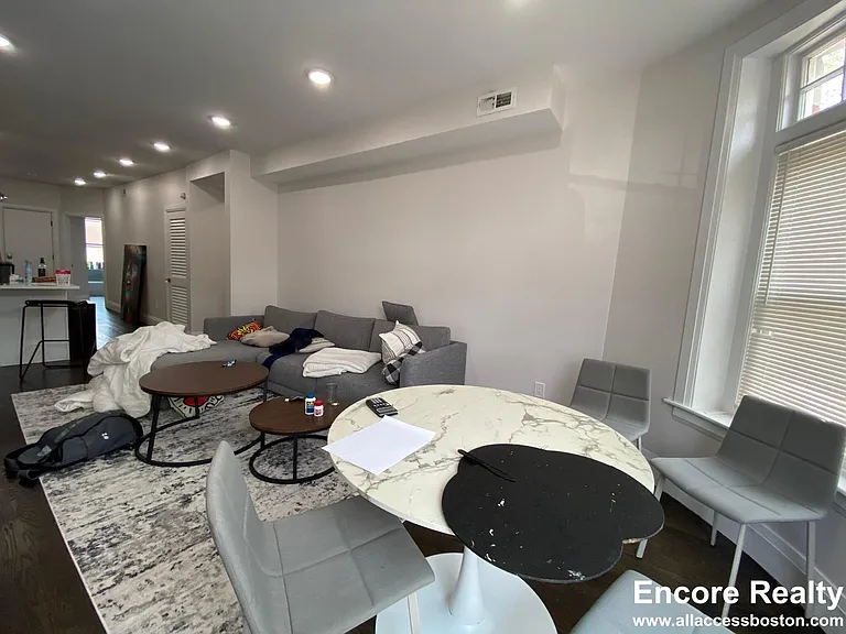 7-9 Strathmore Rd #3 — Photo 16
