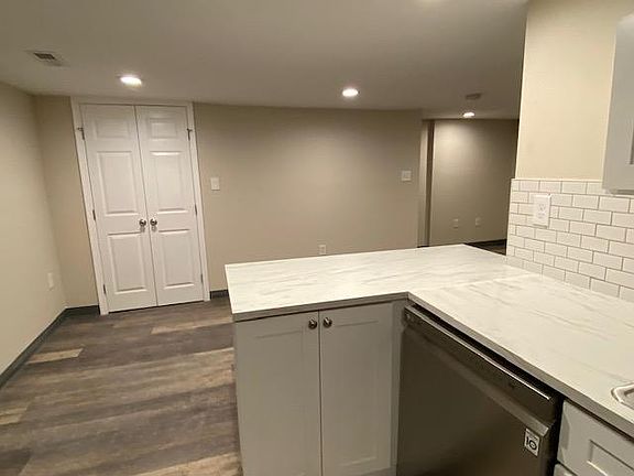 4th image of 5504 Midwood Ave #1
