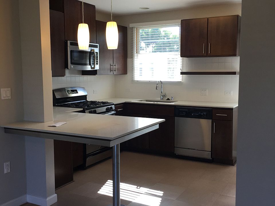 1st image of 1034 Lake St APT 1
