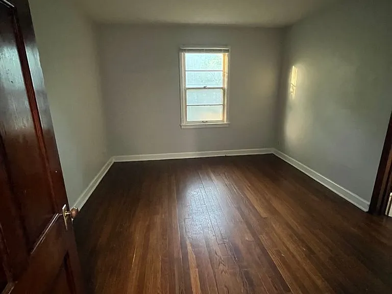 707 Royal Ave — Photo 4