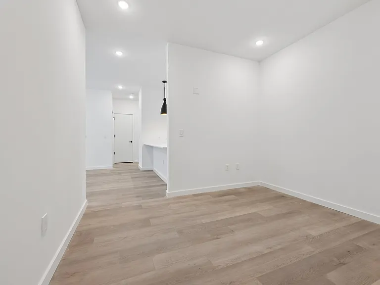 130 Monitor Street — Photo 26