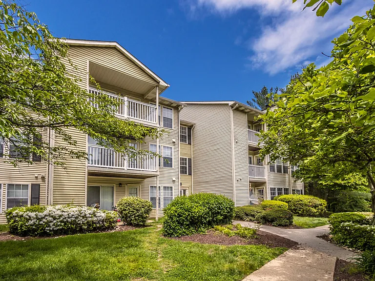 Arcadian Apartments — Photo 2