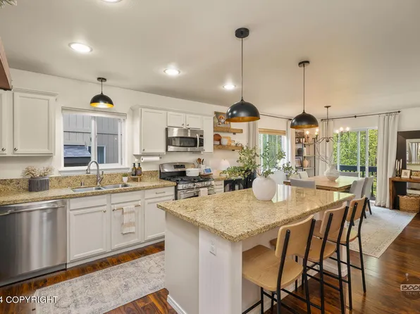 20615 Mountain Vista Dr, Eagle River, AK 99577