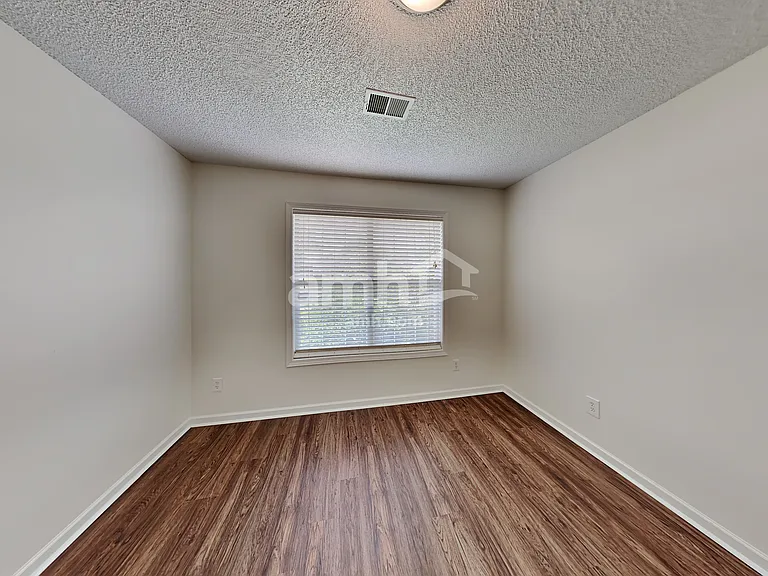 361 Whitney Ln — Photo 16