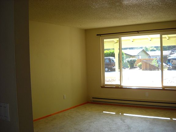 5th image of 11261 Elder Ave SW
