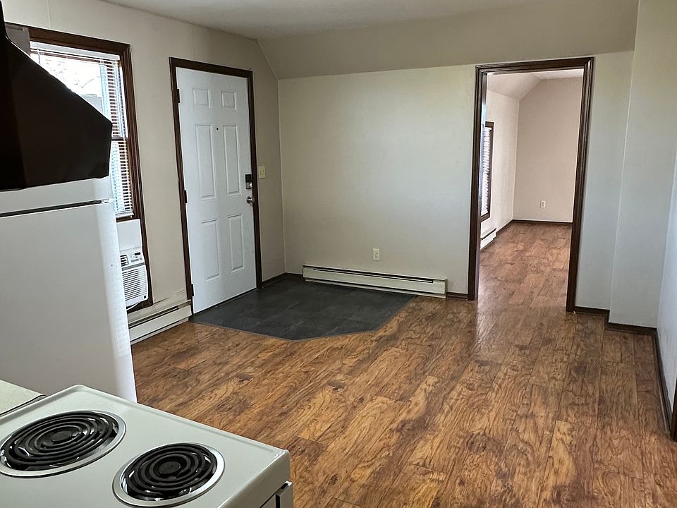 1st image of 713 1/2 N Main St #1/2