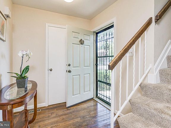 2nd image of 11925 Bargate Ct