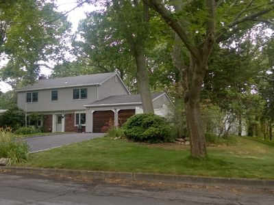 2 W Parsons Ct, Setauket, NY, 11733