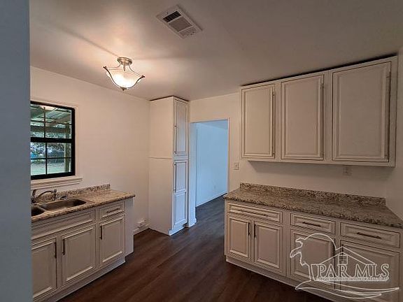 4th image of 1403 N 49th Ave