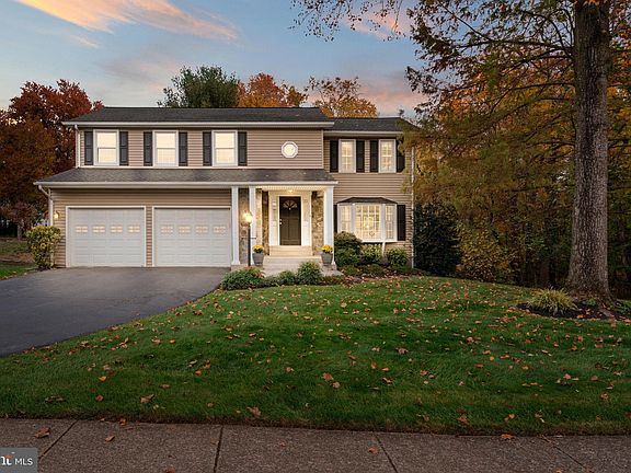 4th image of 3519 Honey Locust Ct