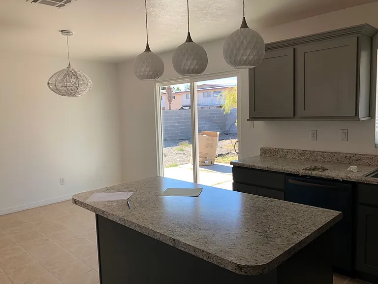 2830 S Madison Ave — Photo 6