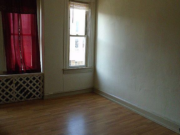 4th image of 2116 W Baltimore St