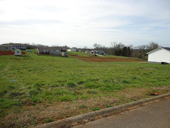 4th image of Five Oaks Dr