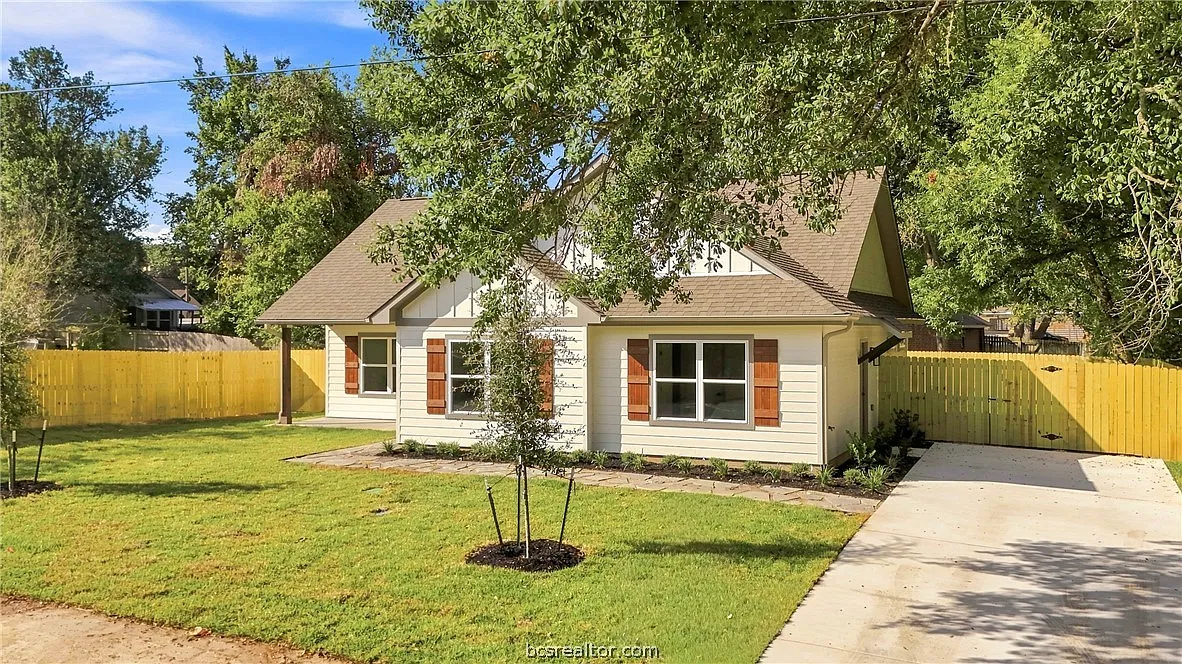 3 bed, 1600 sqft, $2,400 — Photo 2