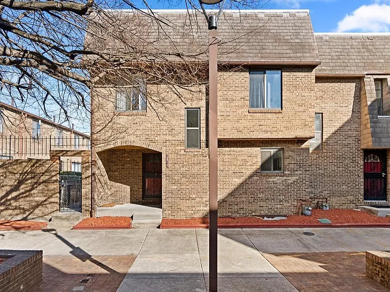 1321 I St NE — Photo 44