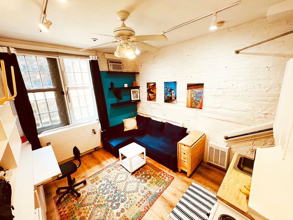 Fully furnished and sun-filled!