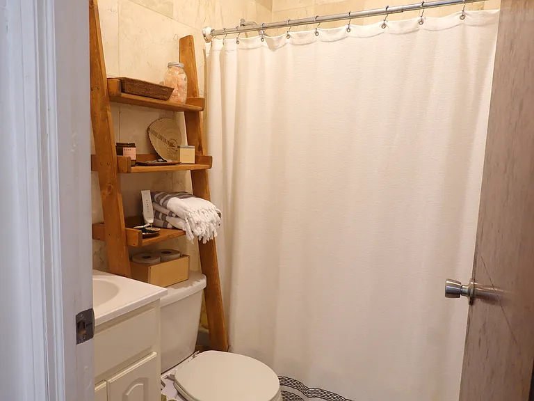 258 Clinton Ave #4-R — Photo 6