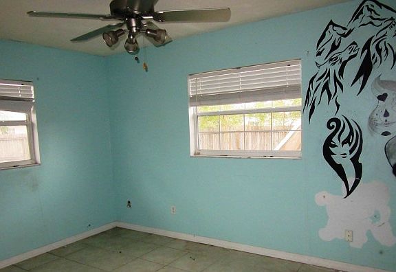4th image of 6413 Dante Ln