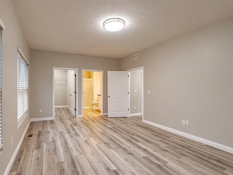 225 Southern Lake Dr — Photo 21