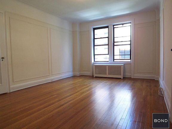 3rd image of 220 W 71st St APT 61