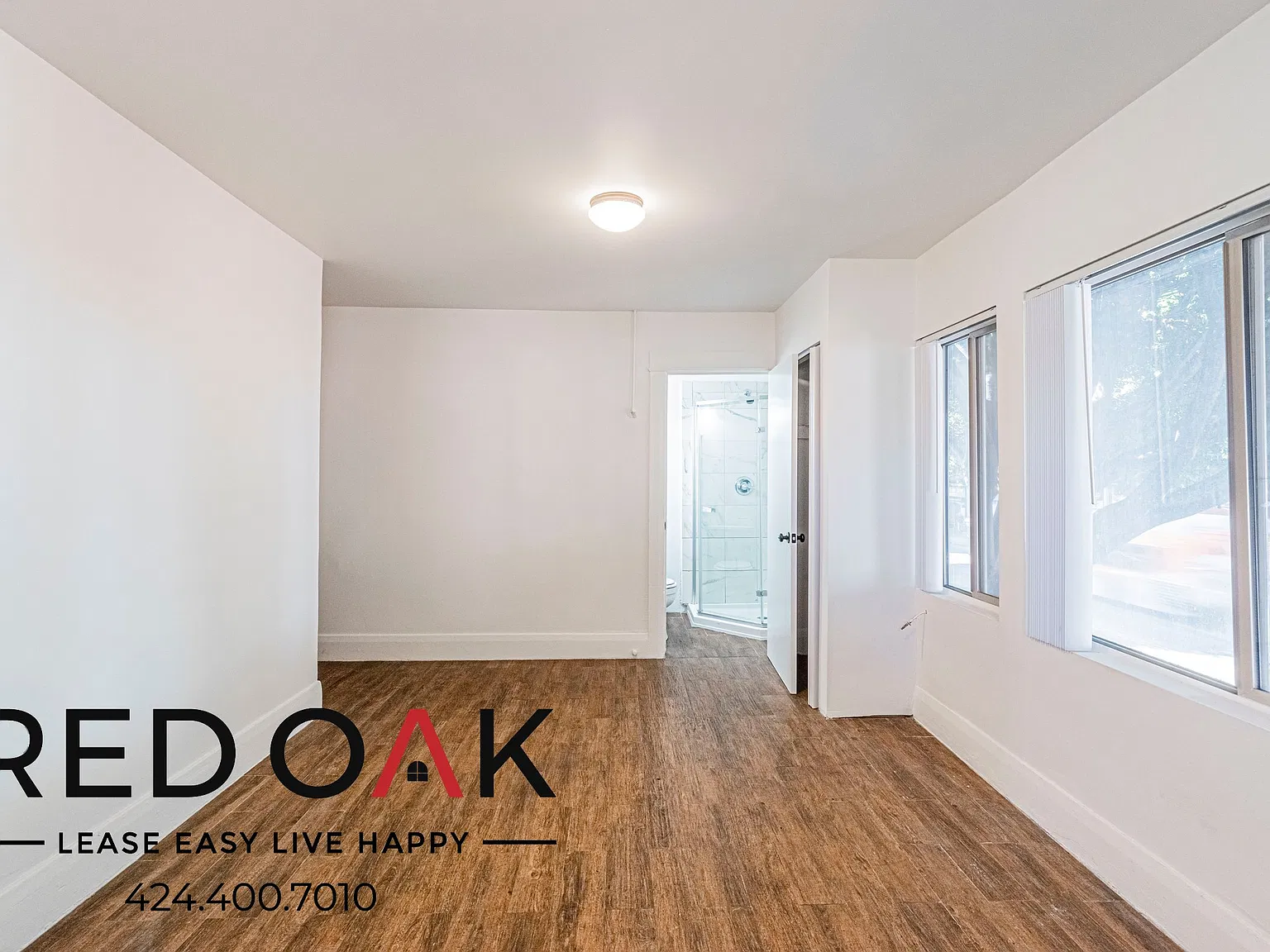 Refined Studio with Dishwasher and Parking Included in the Heart of Boyle Heights! — Photo 2