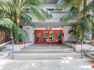 1262 S Barrington Ave APT 204, Los Angeles, CA 90025