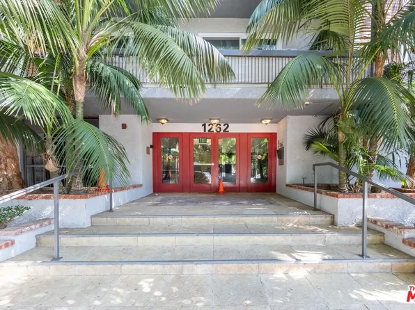 1262 S Barrington Ave APT 204, Los Angeles, CA 90025