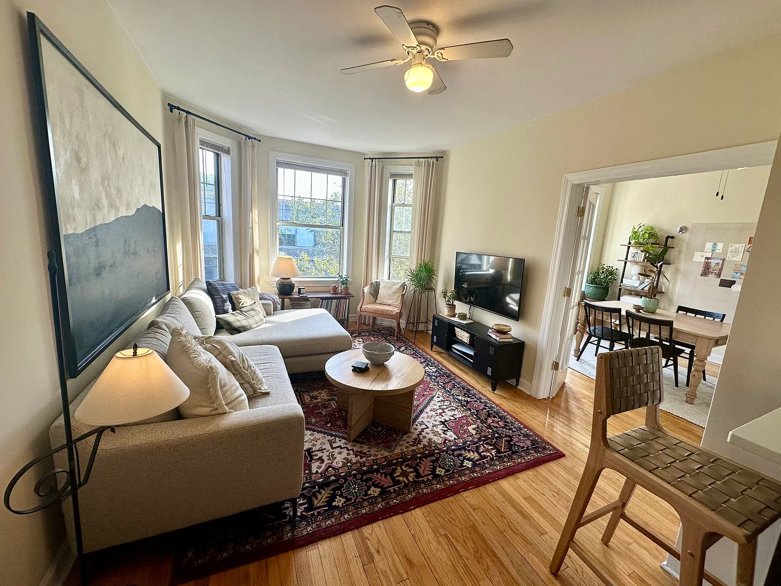 3 bed, 950 sqft, $3,220 — Photo 3