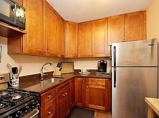 305 E 24th St APT 4L, New York, NY