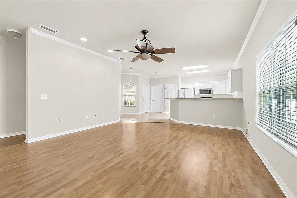 3 bed, 2.0 bath, 1515 sqft, $2,295 — Photo 4
