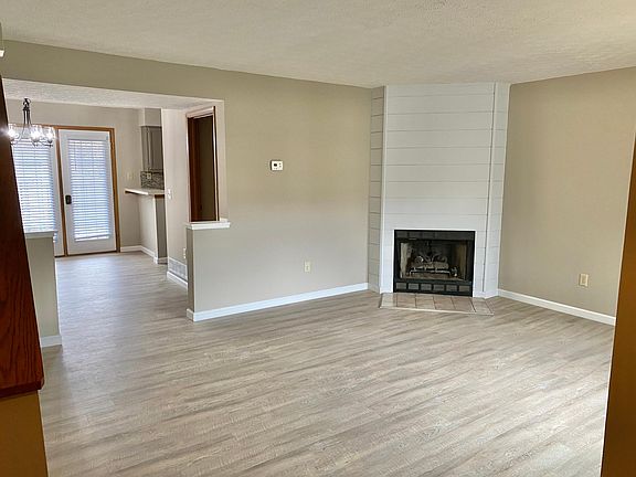 2nd image of 1162 Cambridge Way