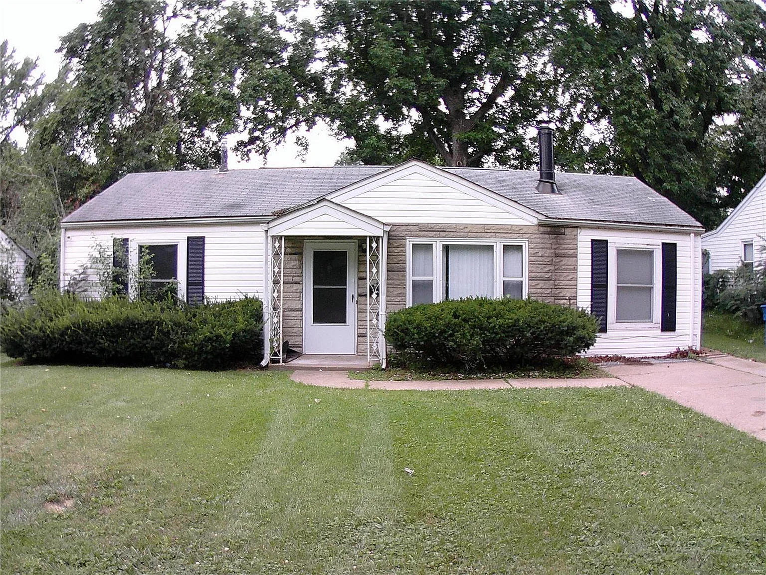 9757 Dennis Dr photo 1