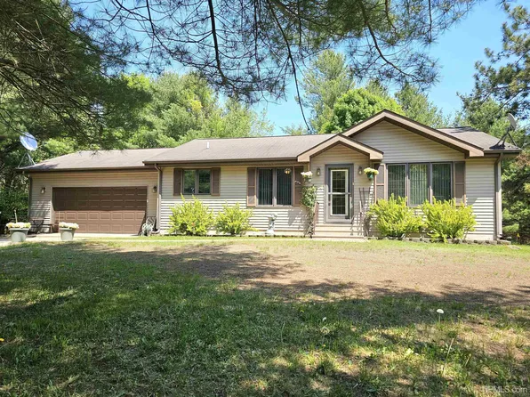 974 S State M149 Hwy, Manistique, MI 49854