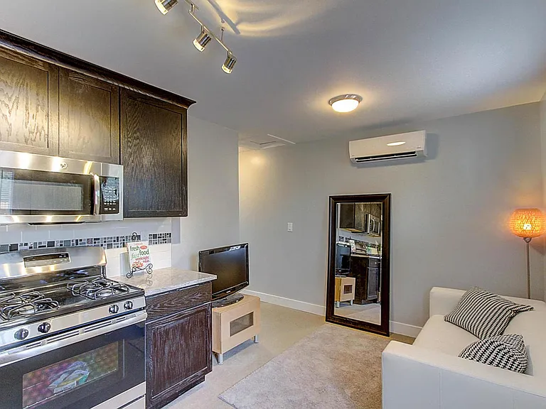 4522 Lincoln St #CH — Photo 5