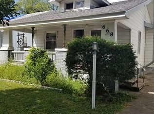 668 W Division St, Decatur, IL 62526