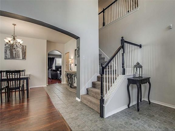 4th image of 4925 Sailwind Dr